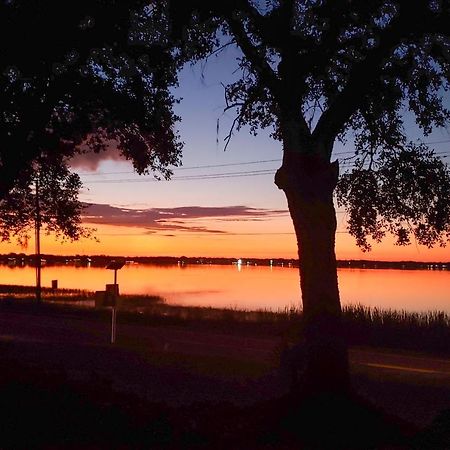 Pet-Friendly Auburndale House With Lake Views! Exterior photo